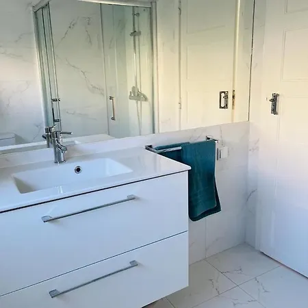 Lovely To Feel Lisboa